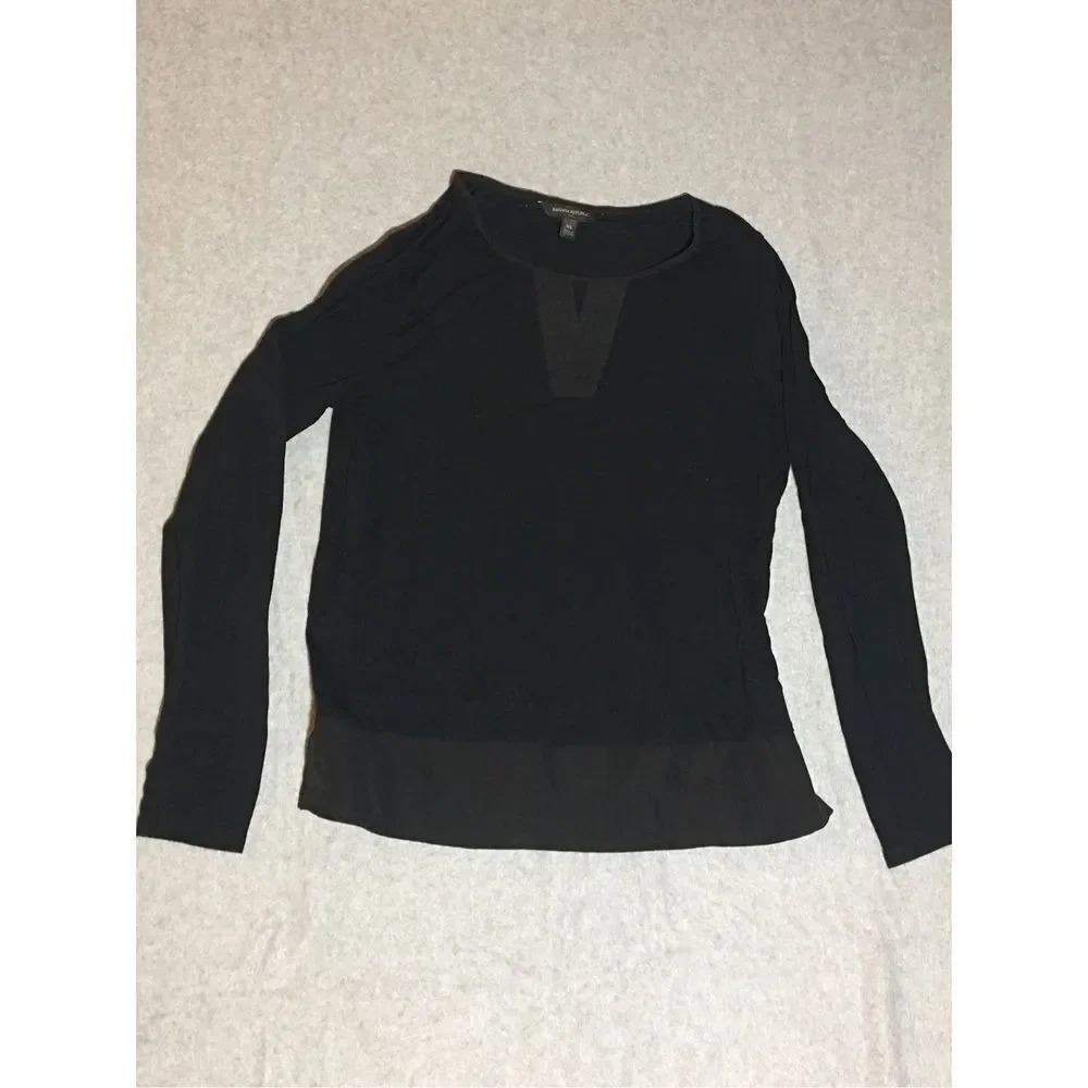 Womens Banana Republic Blouse Size XS Black V Neck Cutout Business Casual